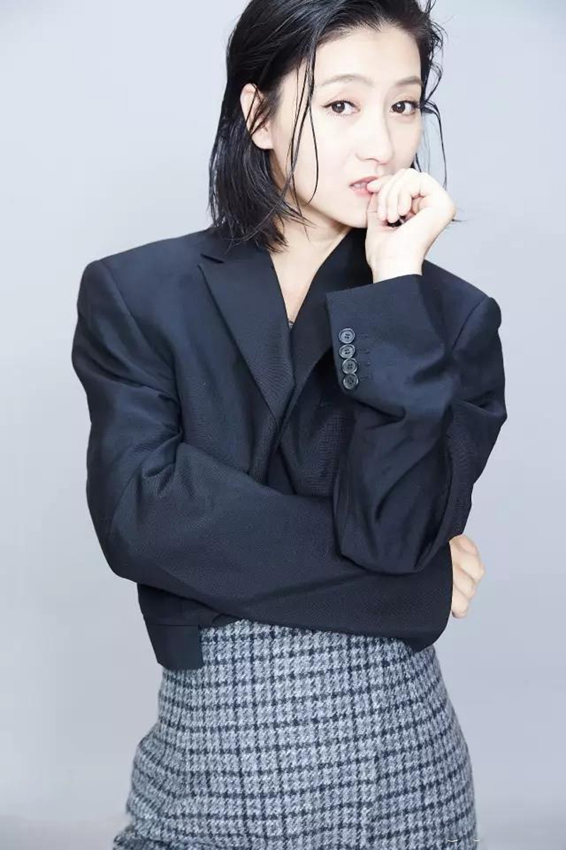 安徽省安庆市黄梅戏演员斓曦高级质感时尚杂志写真图片图片