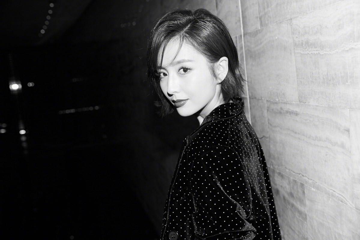 高清中国内地新疆伊犁影视女演员佟丽娅性感写真靓丽迷人图片