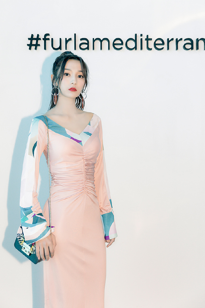 高清女明星李若宁甜美性感活动写真图片图片