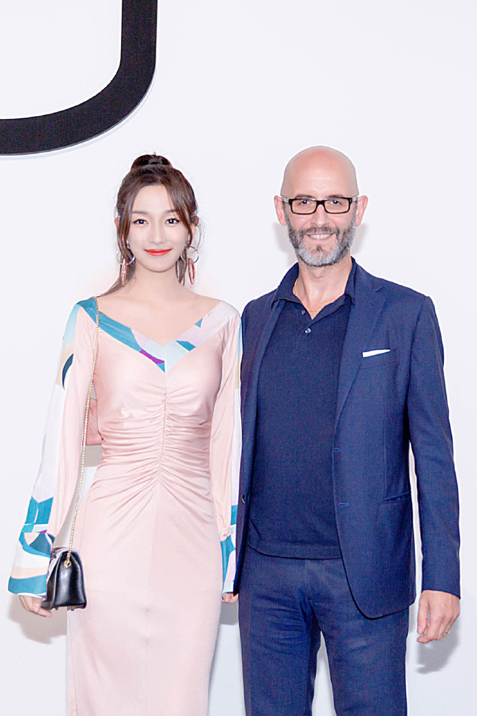 高清女明星李若宁俏皮可爱写真图片图片