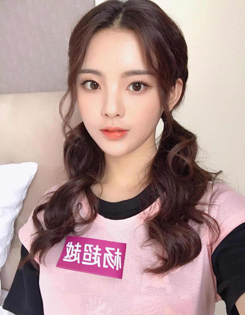 杨超越图片