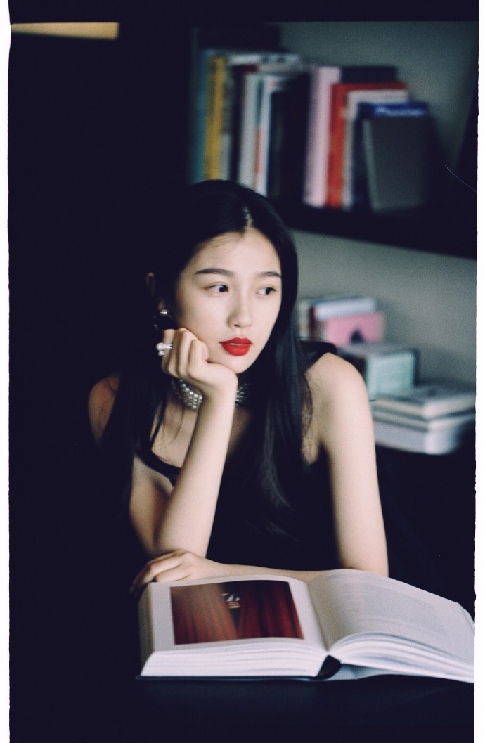 高清中国内地美女虞书欣甜美运动风写真图片图片
