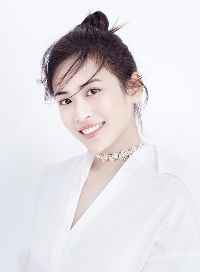 新人演员刘美彤性感时尚写真图片