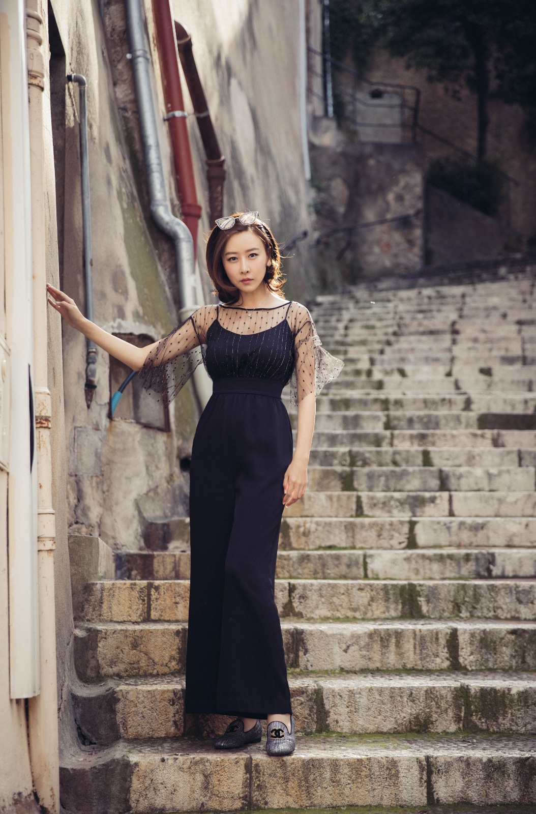 性感女星毛俊杰西装冷艳造型性感写真图片