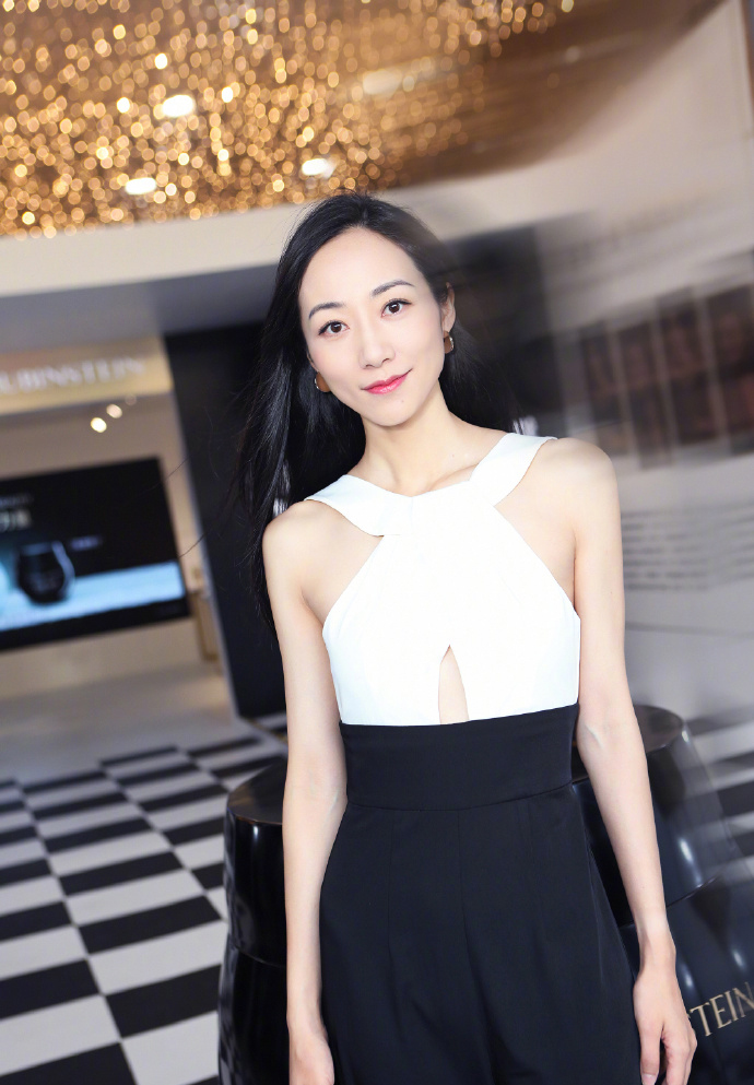 中国大陆江苏省苏州知名女演员韩雪高贵优雅活动写真图片图片