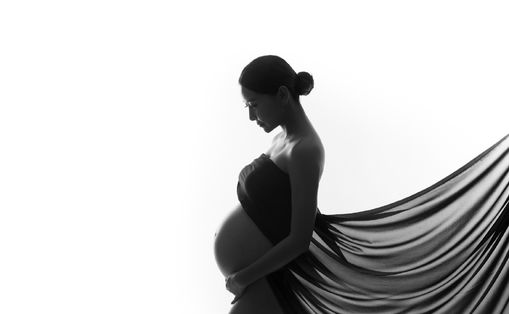性感女星毛俊杰西装冷艳造型性感写真图片