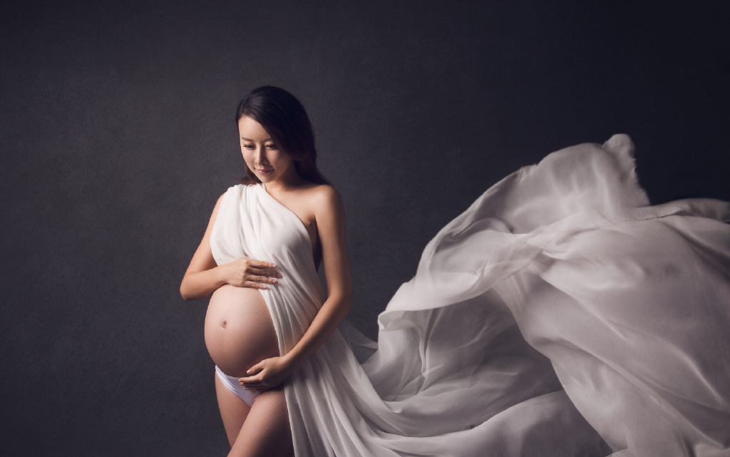 毛俊杰图片 毛俊杰大胆孕妇照图片图片