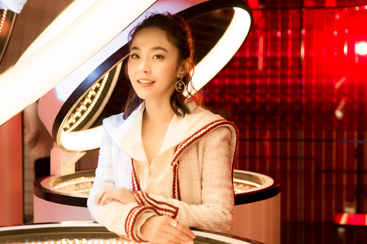 高清吉林省辽源女明星张佳宁清新白娘子造型图片图片