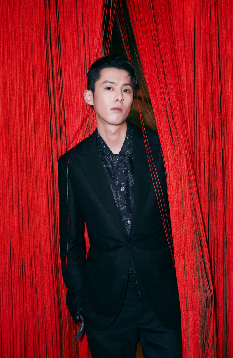 高清男星王鹤棣青春帅气西装写真图片图片