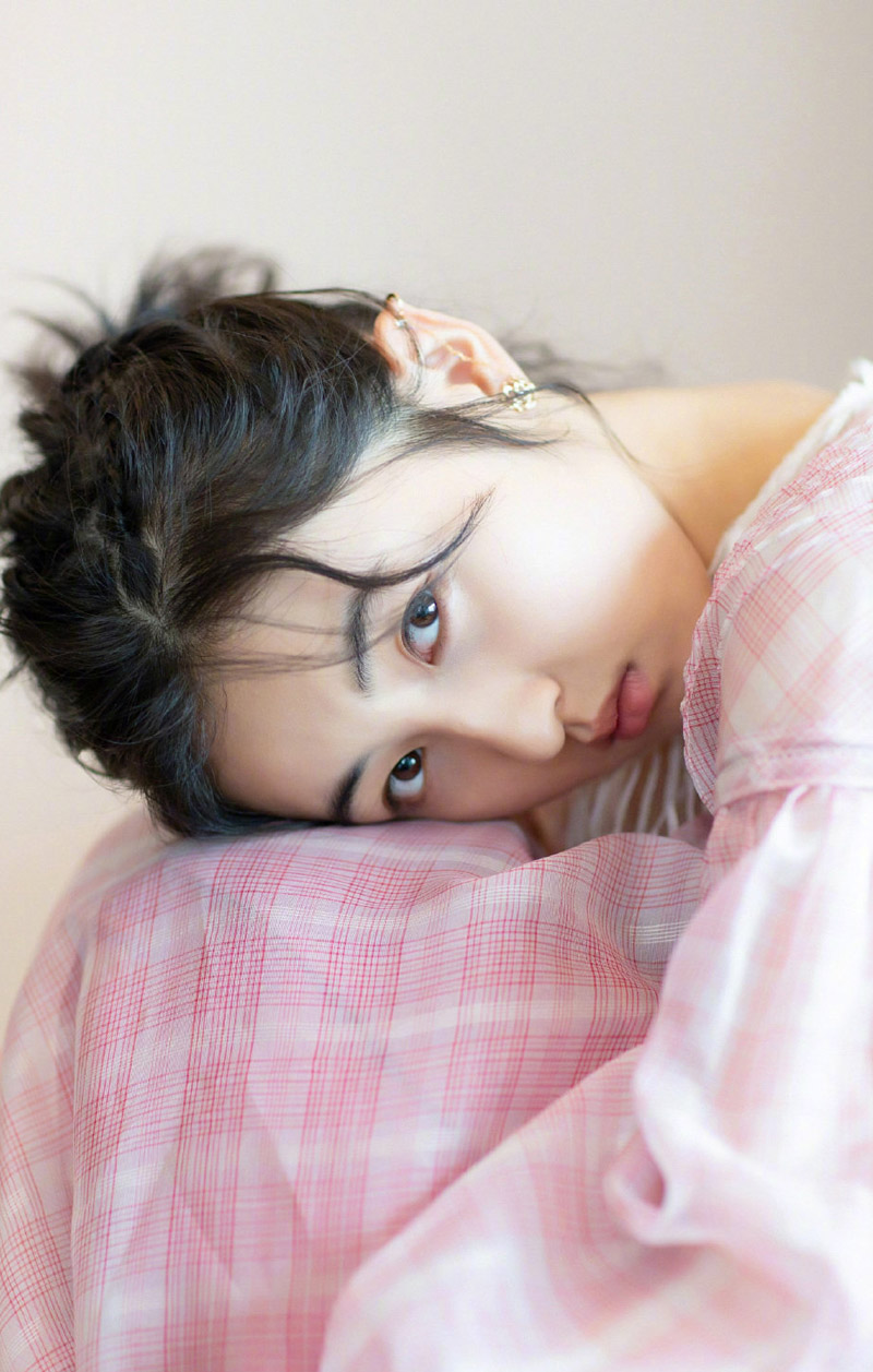 张子枫甜美粉嫩写真图片图片