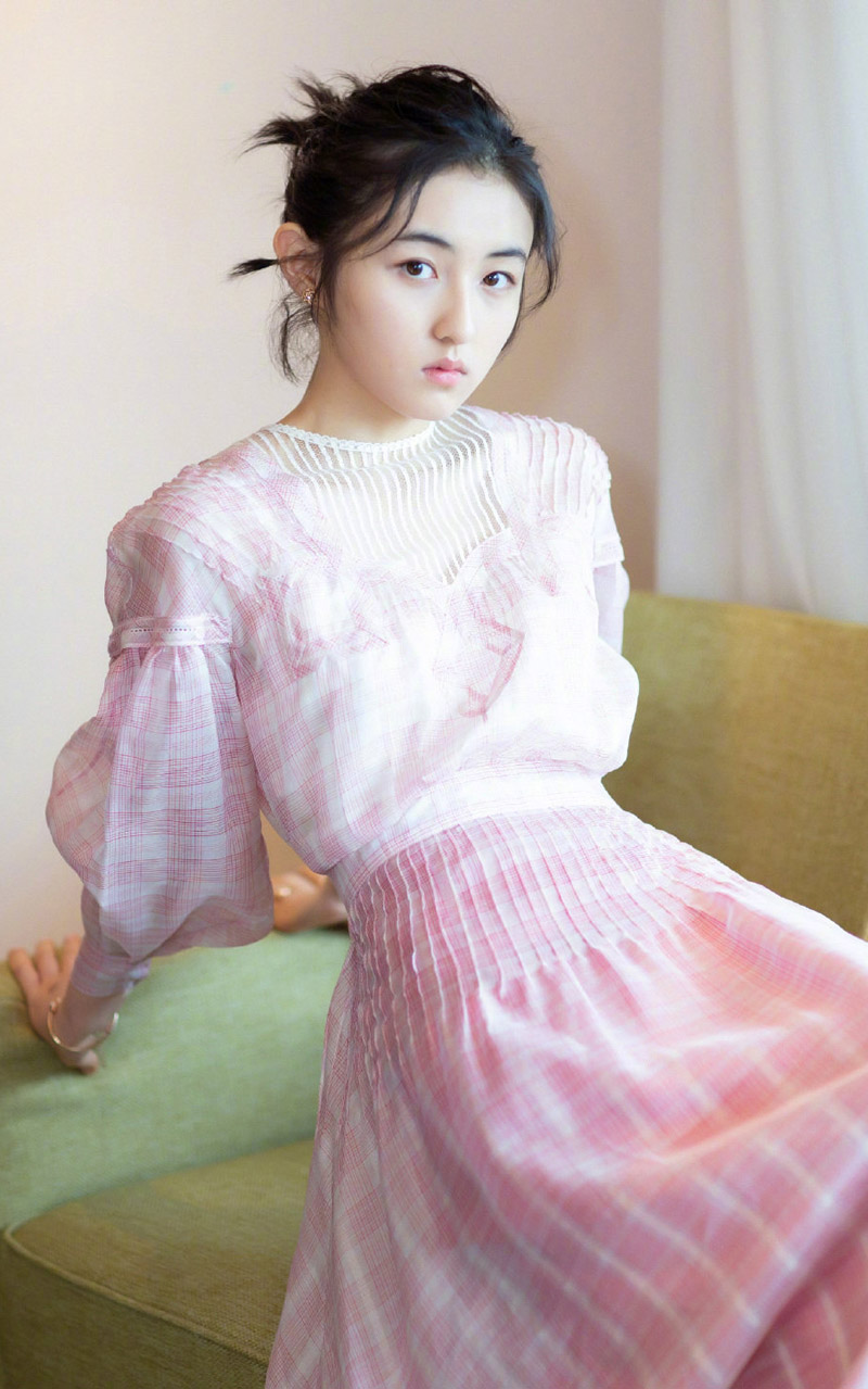 张子枫甜美粉嫩写真图片图片