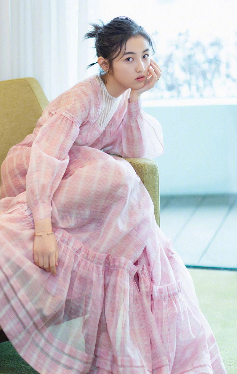张子枫甜美粉嫩写真图片图片