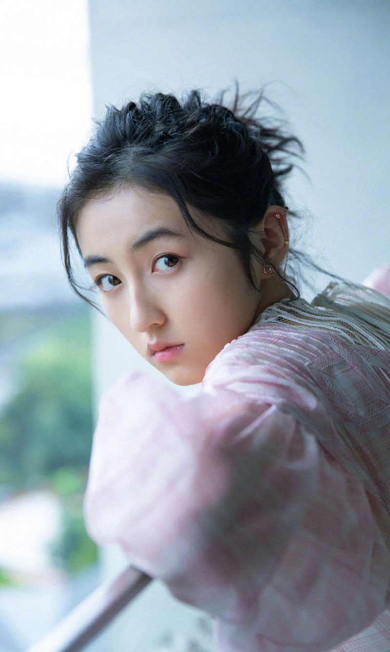 张子枫甜美粉嫩写真图片图片