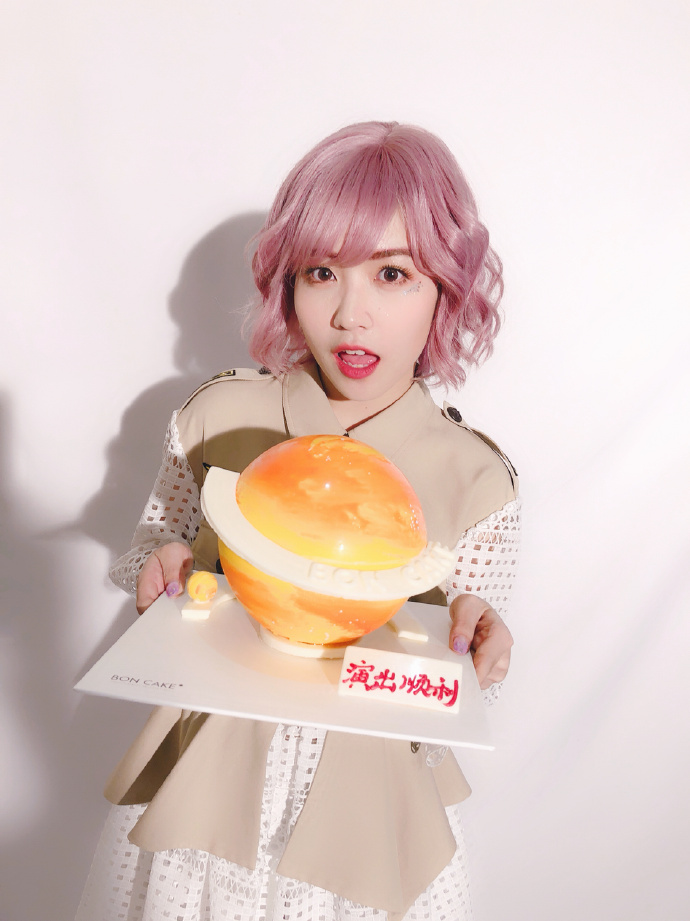 高清广东深圳女星火箭少女101yamy赖美云傅菁黑白配写真图片图片