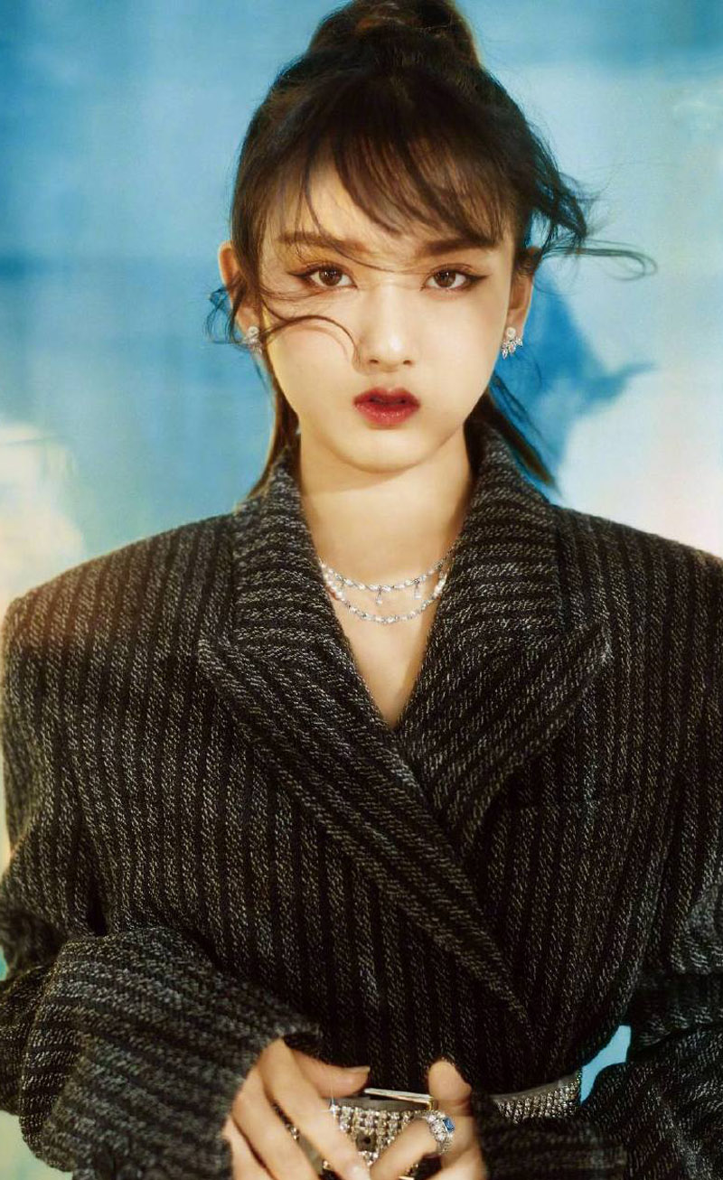 中国北京当代95后女演员宋祖儿性感优雅写真桌面壁纸图片