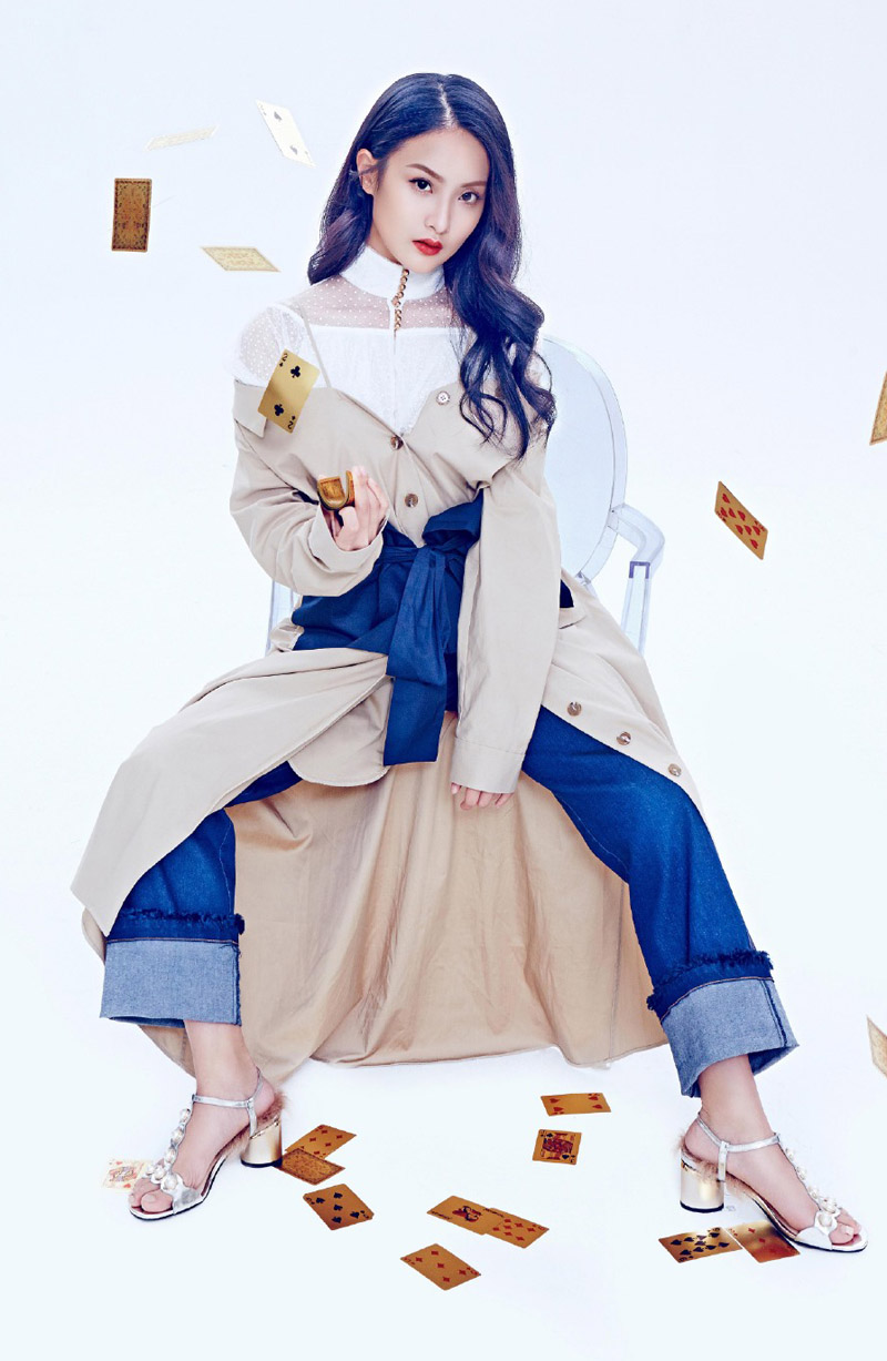 高清中国内地北京女演员赖雨濛性感光影写真图片图片