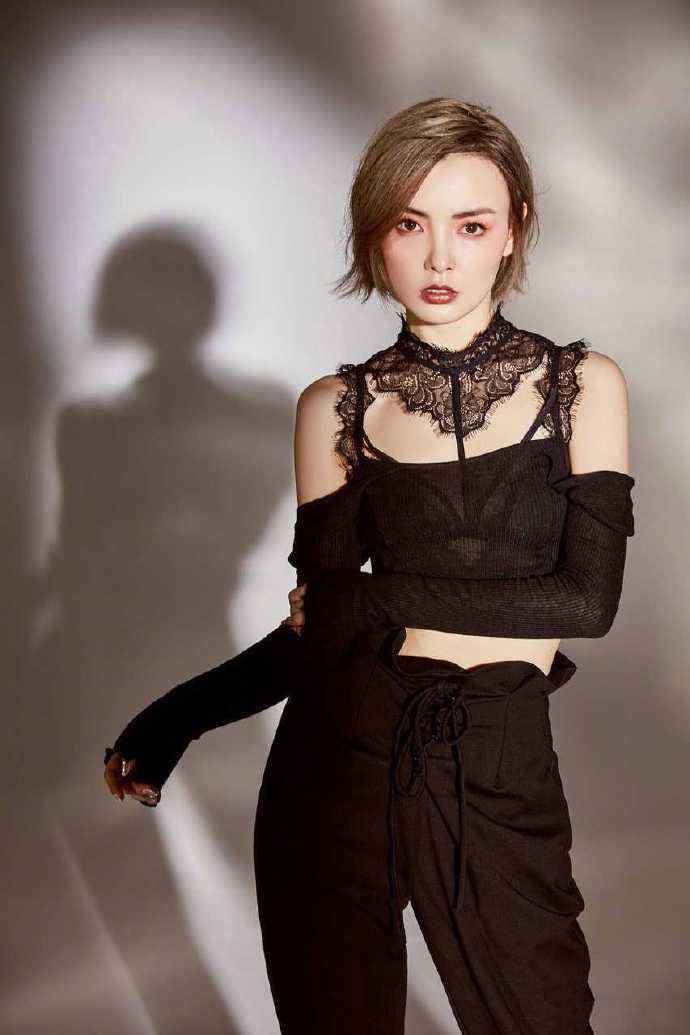 清北京性感美女赵宇彤黑白复古格调写真图片图片