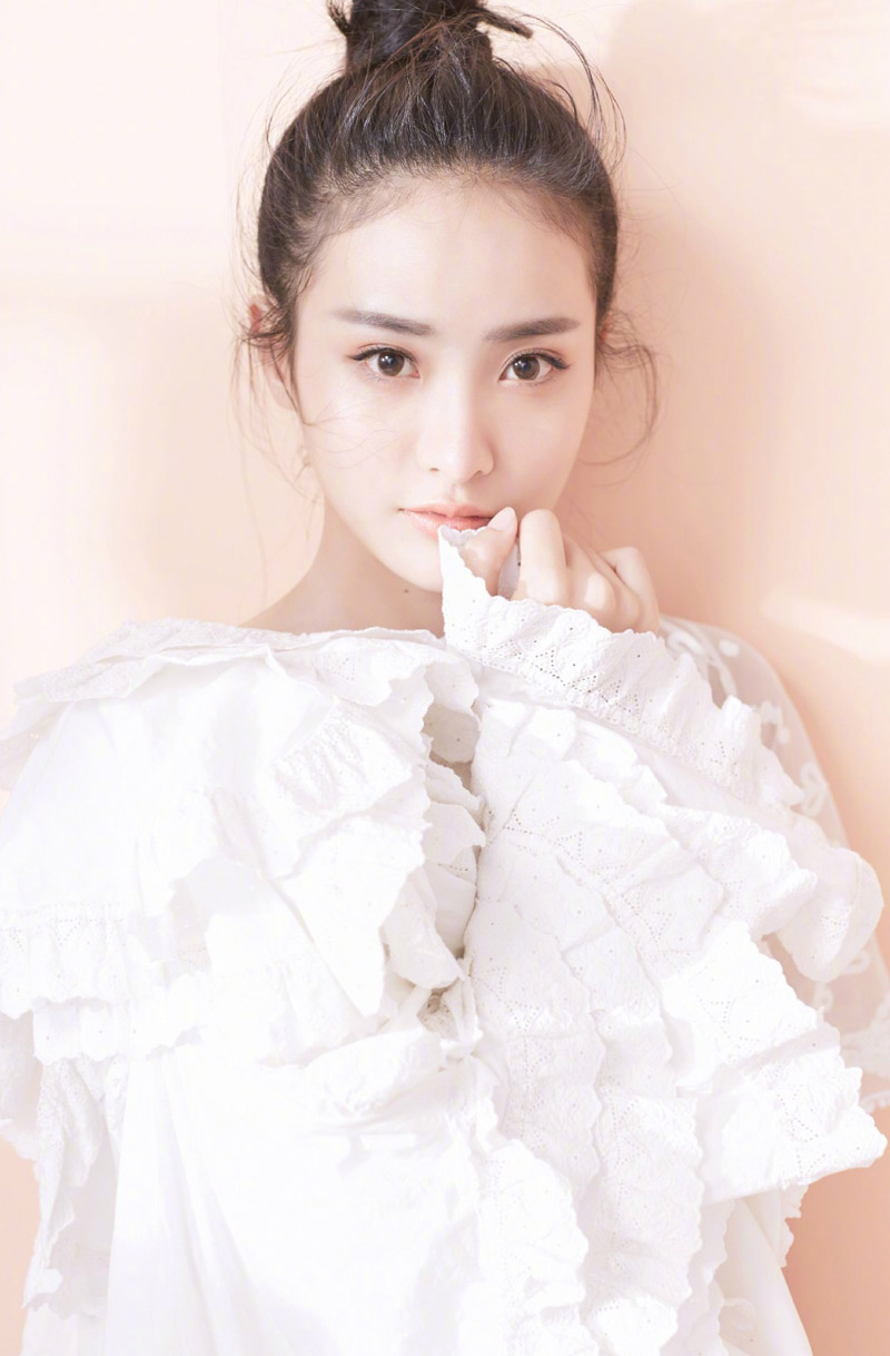 高清中国内地北京女演员赖雨濛性感光影写真图片图片