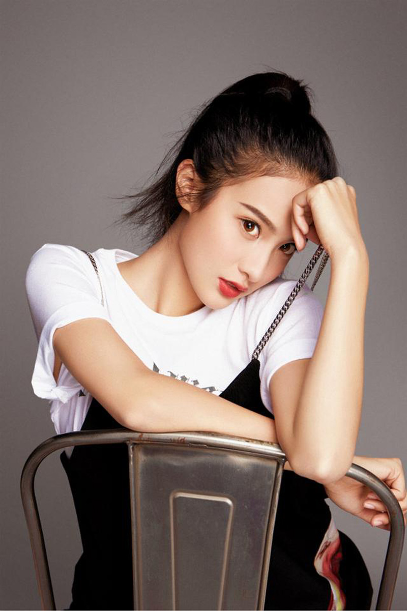 高清中国内地北京女演员赖雨濛性感光影写真图片图片