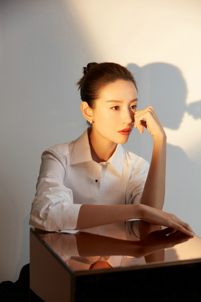 董洁及各一线女星演绎旗袍风情图片