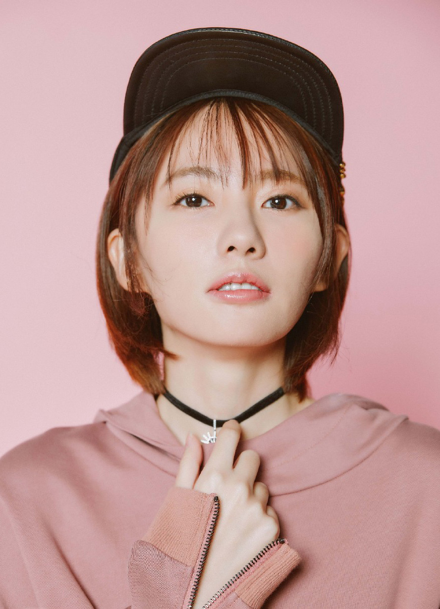 高清辽宁大连女明星宅男女生刘萌萌性感写真高贵迷人图片