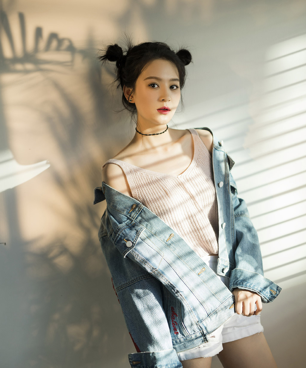 高清中国内地新晋女演员曾一萱小清新胶片唯美写真图片图片