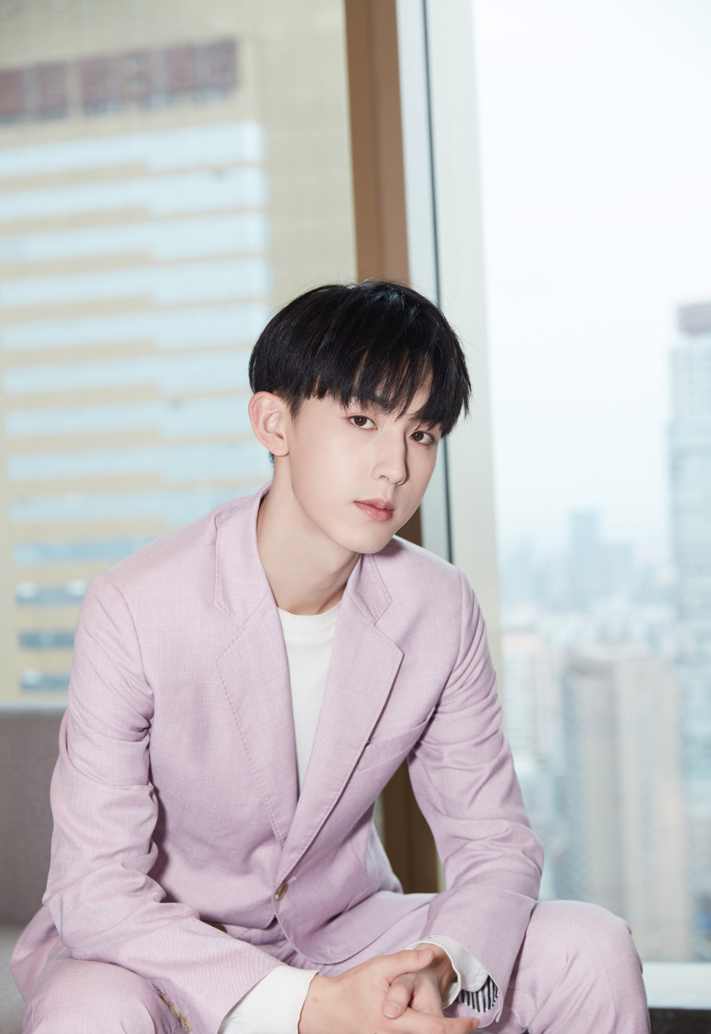 中国内地新生代男演员郭俊辰极简主义时尚黑白帅气型男写真图片图片