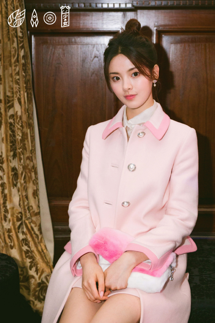 杨超越图片