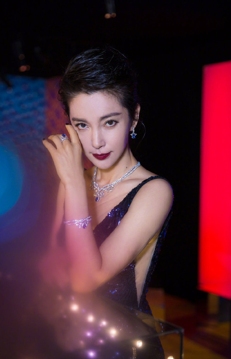 高清黑龙江省哈尔滨市无常女演员黑色迷人李冰冰美女明星高雅大气写真图片(二)图片