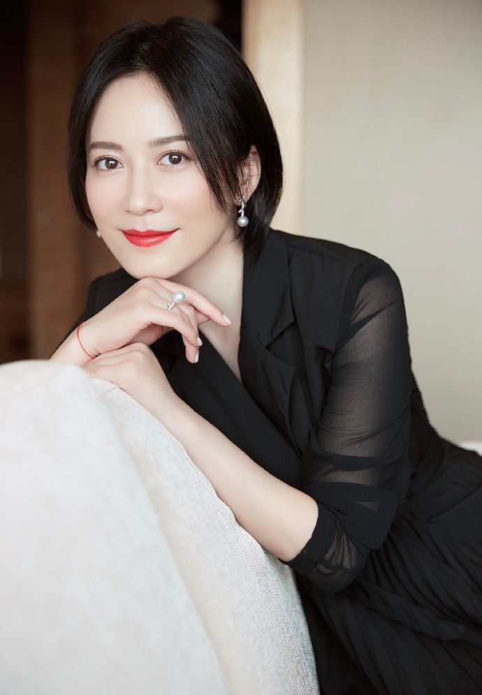 高清中国导演,演员俞飞鸿飘逸迷人的高清时尚图片图片