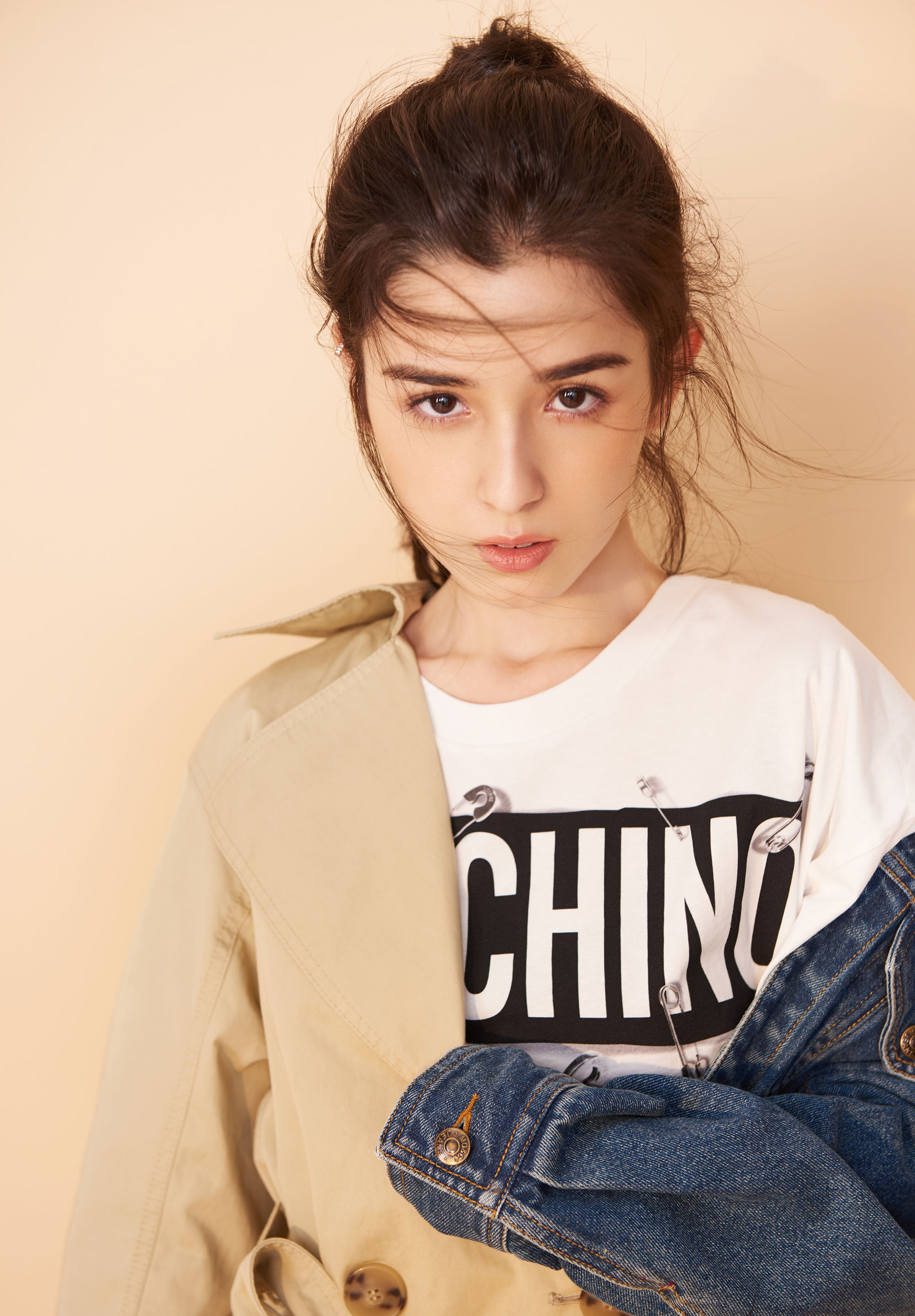 中国内地演员哈妮克孜唯美动人舞台照图片图片