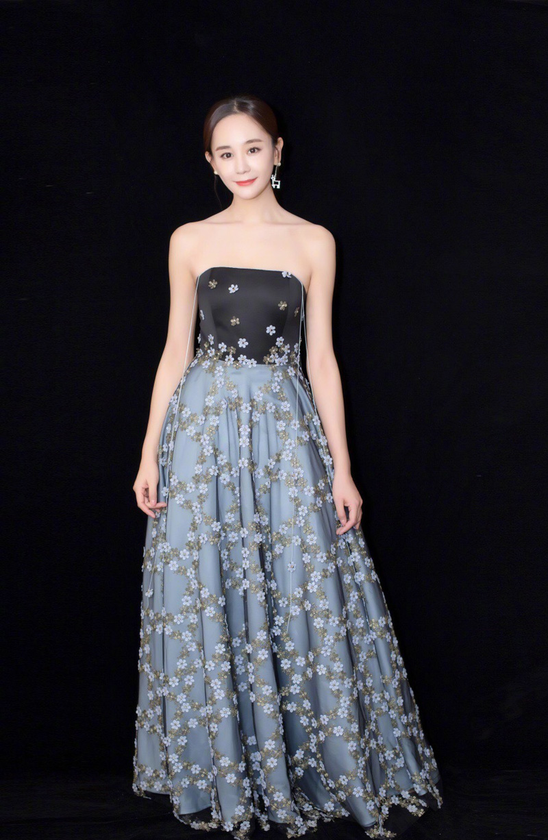 中国内地南省郑州女演员海陆甜美俏丽时尚写真图片图片