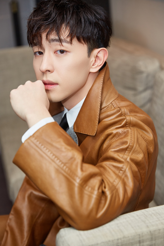 中国内地影视河北省石家庄男演员邓伦微博之夜帅气写真图片图片