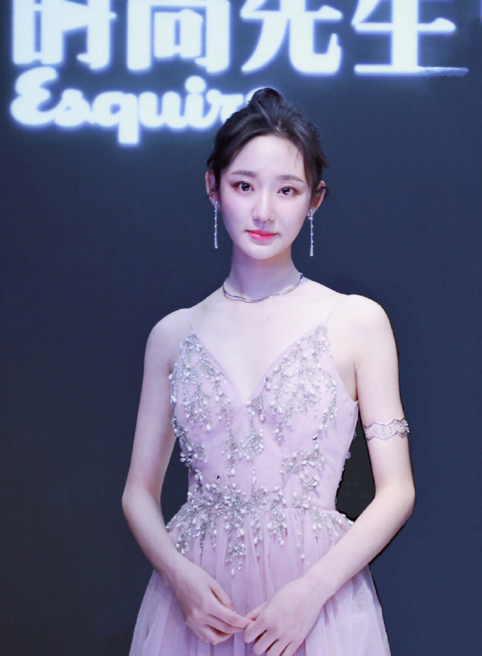 中国内地女演员王莫涵优雅光影写真图片图片