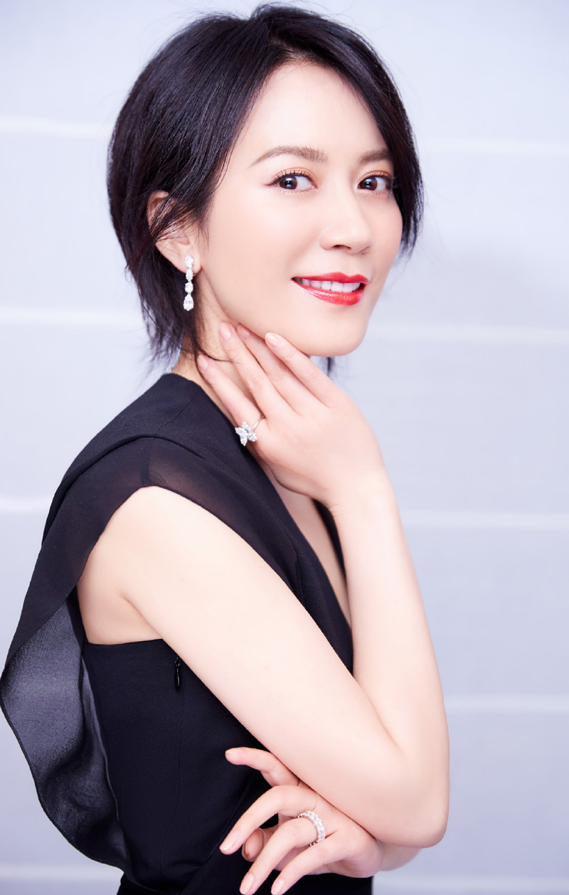 高清中国导演,演员俞飞鸿干练优雅时尚写真图片图片