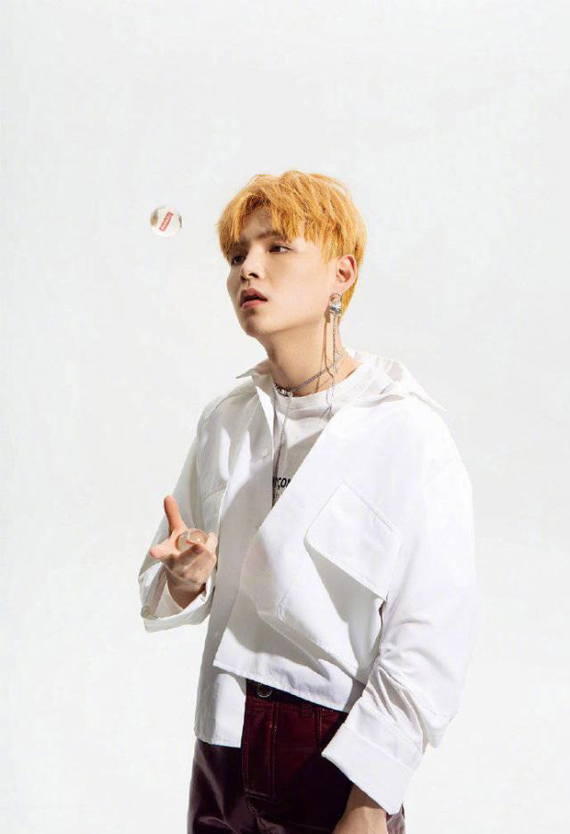 高清男星朱星杰斑纹夹克帅气写真图片图片