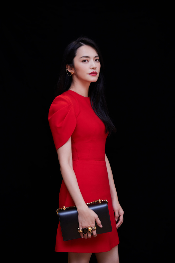 高清中国内地福建省泉州女演员姚晨性感清爽写真图片桌面壁纸图片