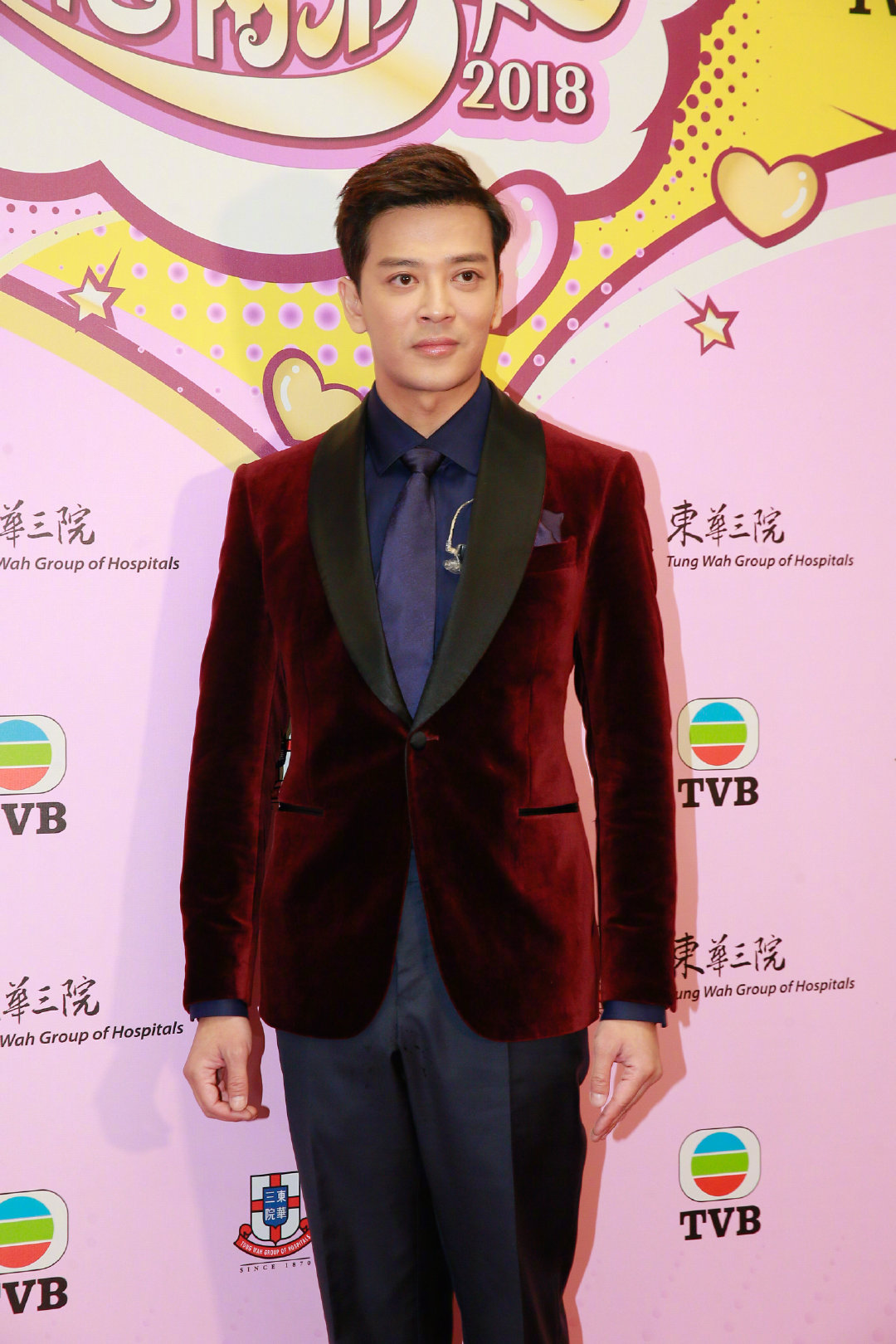 中国内地男演员陈晓秋冬儒雅写真贵族范儿十足图片