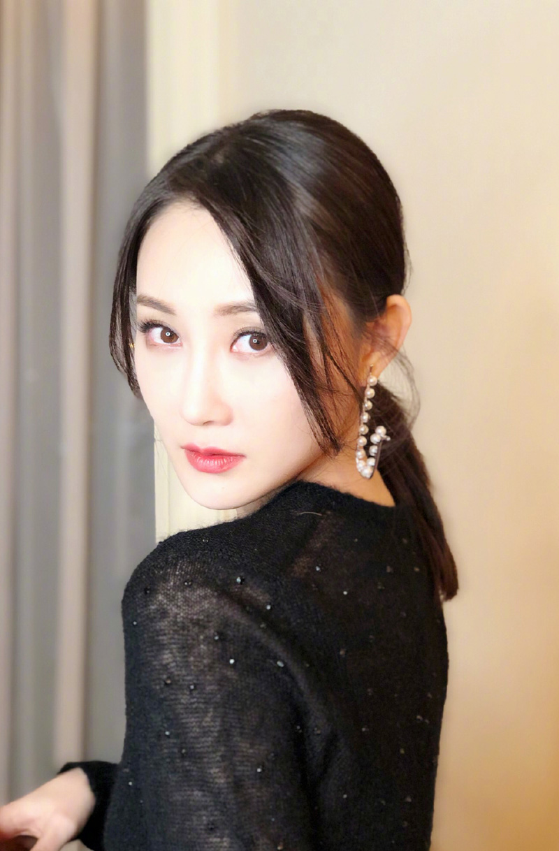 中国内地辽宁省大连女演员林鹏休闲率性时尚街拍图片图片 中国内地辽宁省大连女演员林鹏休闲率性时尚街拍图片图片