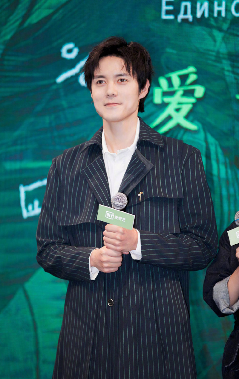 张超复古摩登帅气写真大片图片