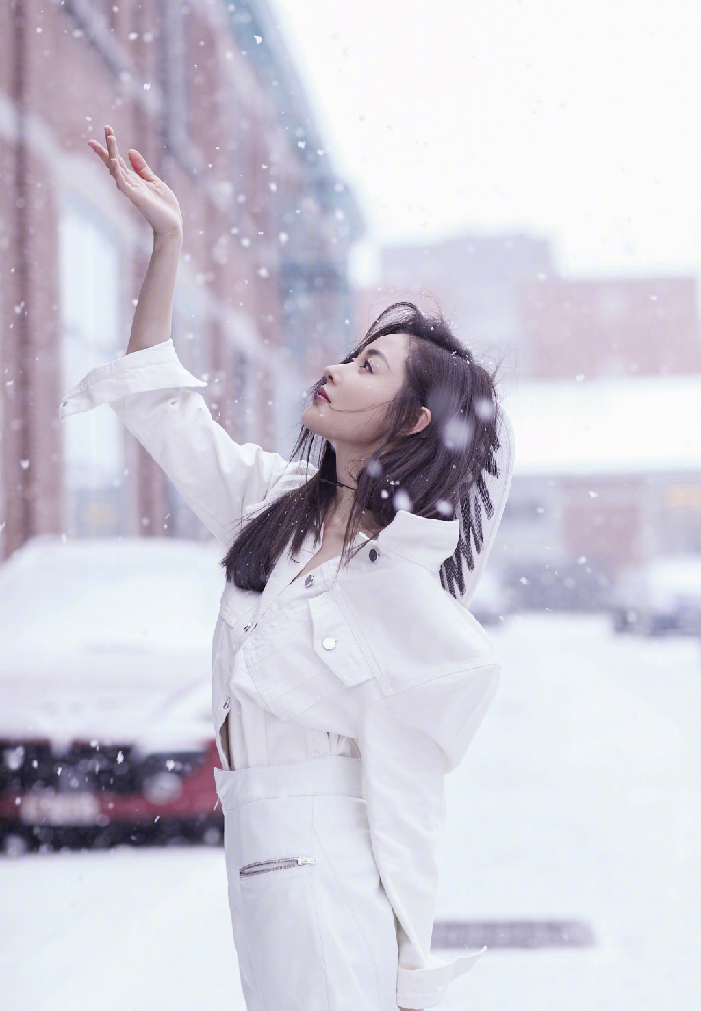 陈妍希晒新神雕侠侣片场照 雪景显唯美图片