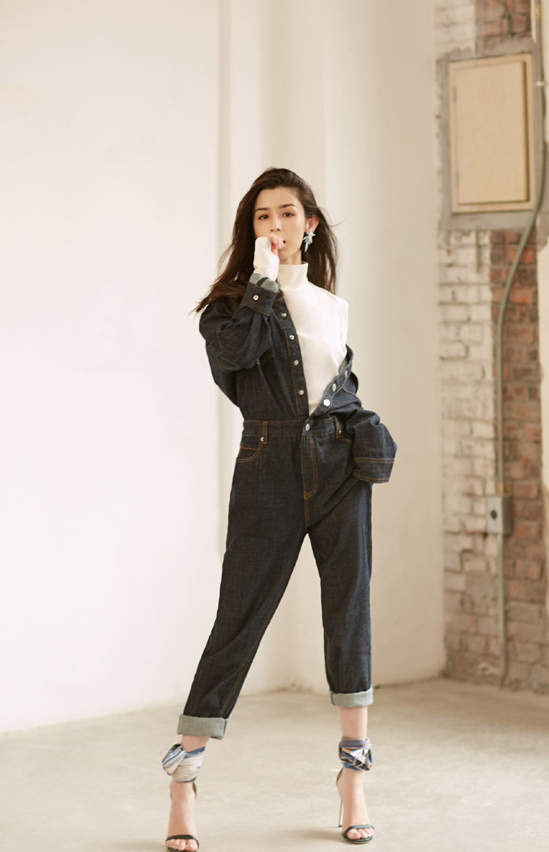 中国内地演员哈妮克孜唯美动人舞台照图片图片