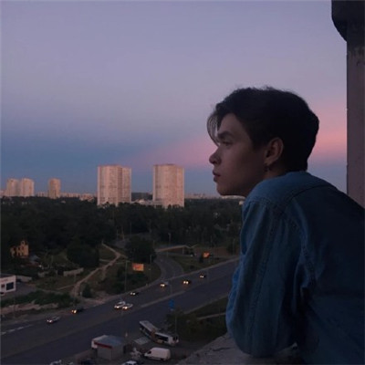 帅哥宋威龙蓝色系清爽写真图片图片