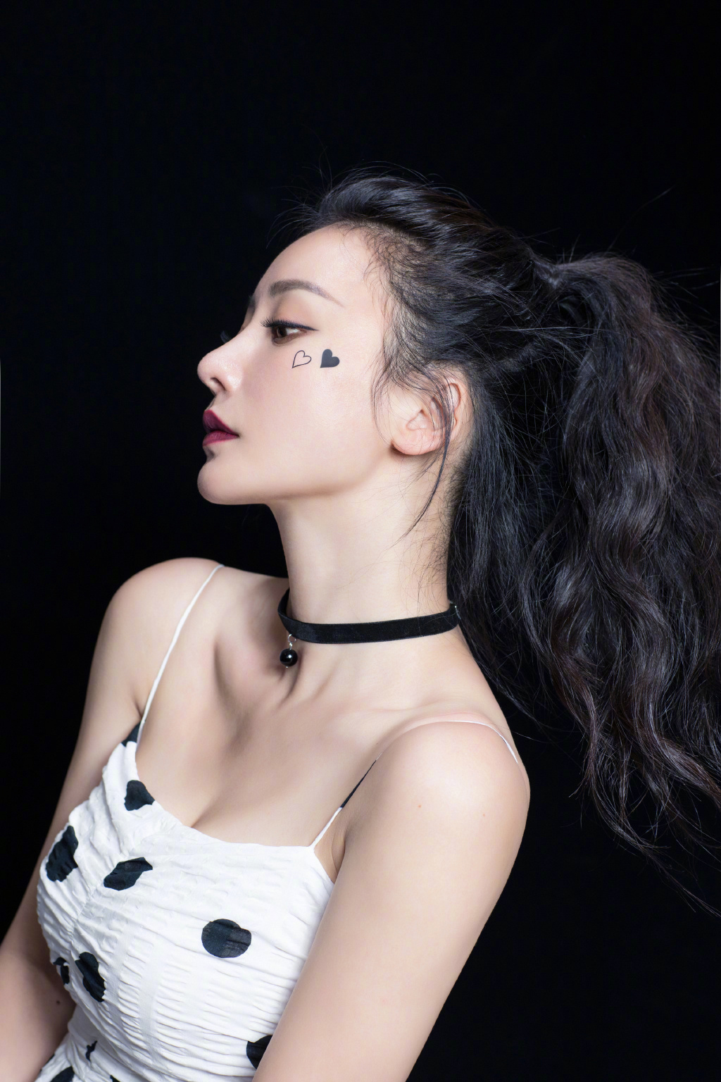 中国内地湖南衡阳女演员柳岩写真电脑桌面壁纸之网络美女图片