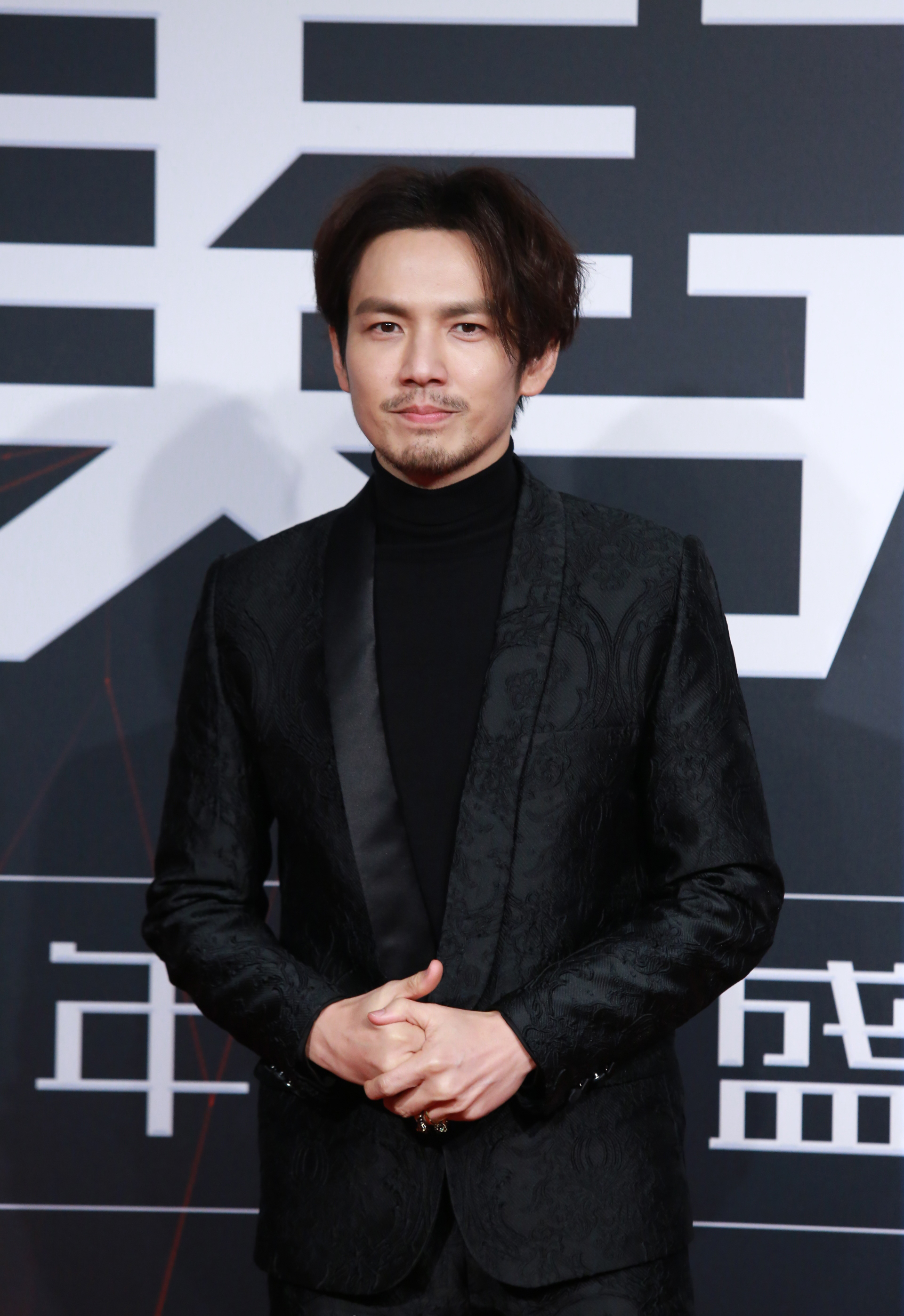 高清中国香港影视男演员钟汉良刘小小演绎情侣写真潮范十足图片