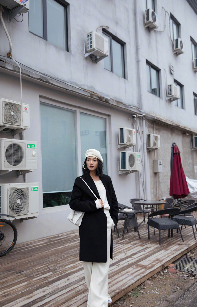 中国内地节目主持人、影视演员朱丹白色系写真优雅大气写真图片图片