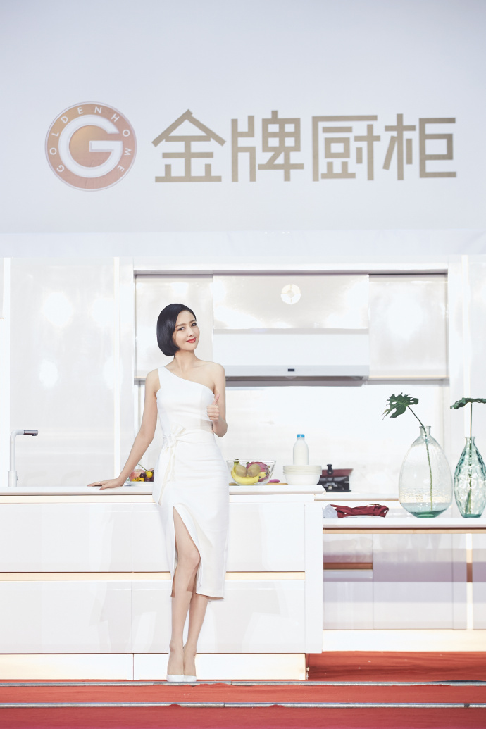 高清中国内地新疆伊犁影视女演员佟丽娅写真图片图片