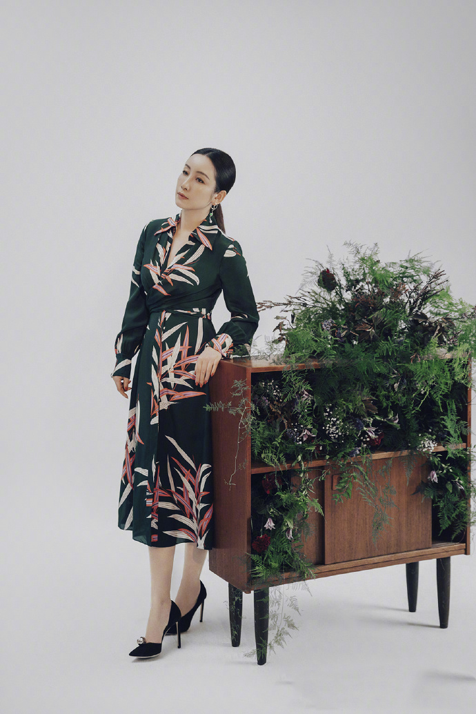 高清中国辽宁省营口女演员秦海璐写真图片图片