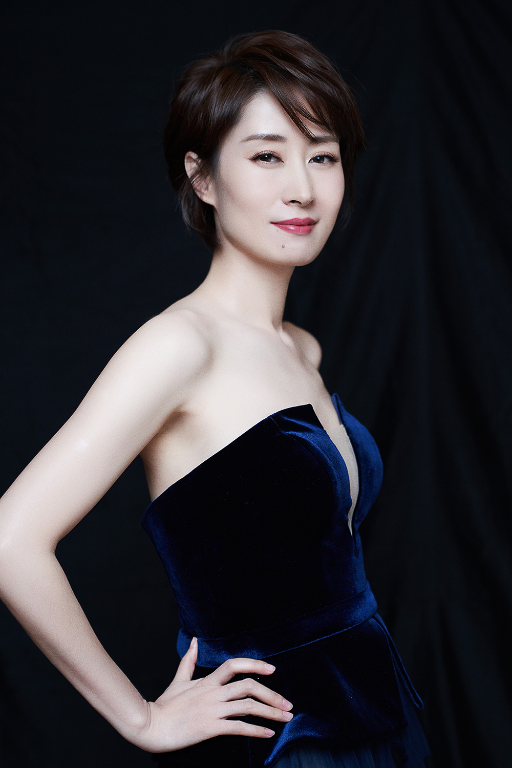 高清湖北武汉影视女演员刘敏涛知性优雅时尚写真高清图片图片