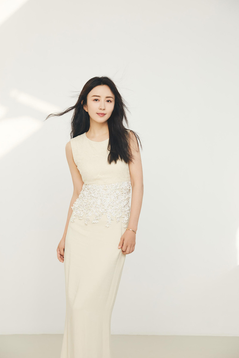 中国吉林省吉林著名的影视女演员杨童舒优雅妩媚质感写真图片图片